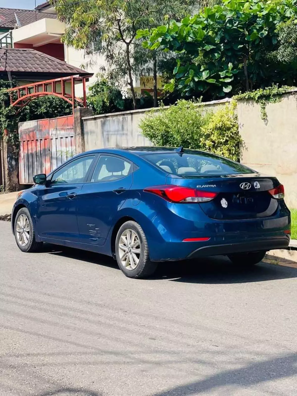 Hyundai Elantra   - 2015