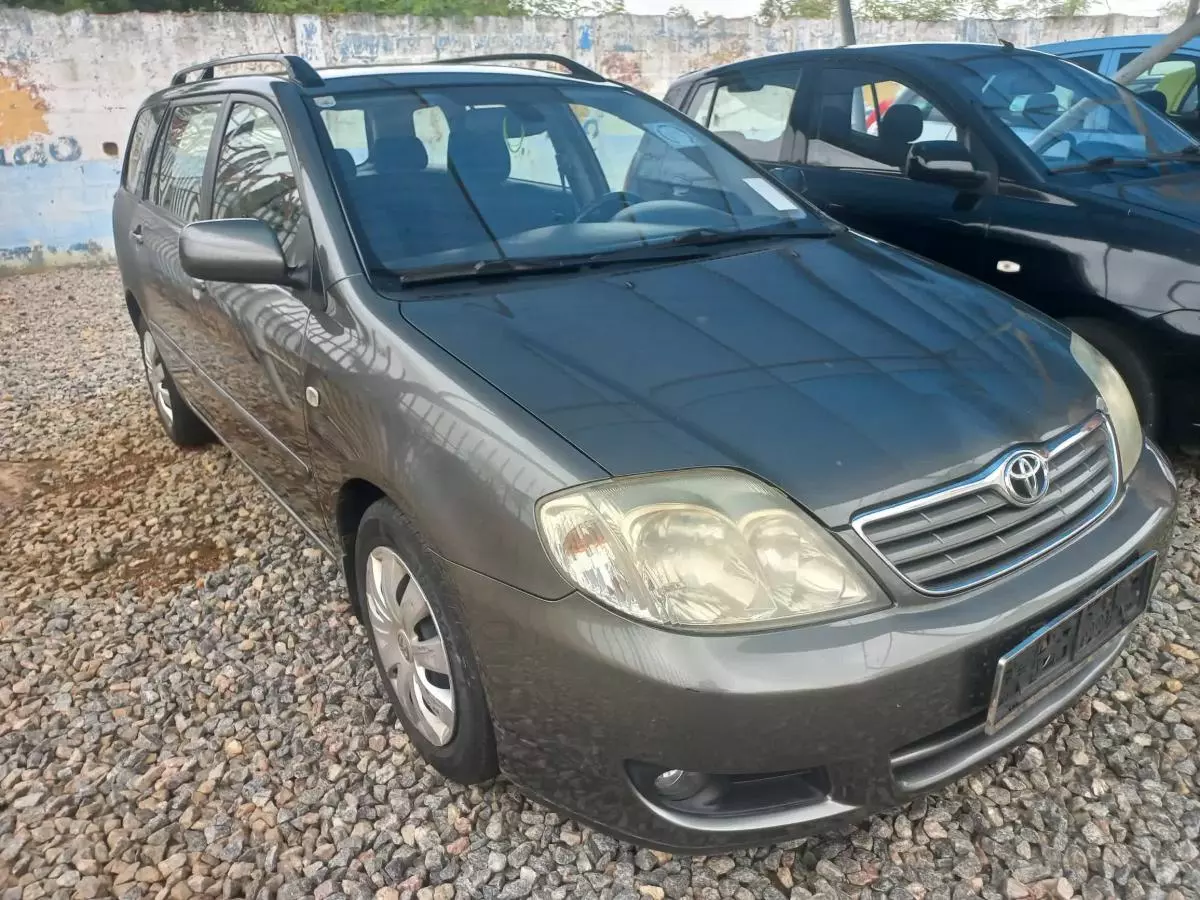 Toyota Corolla - 2004