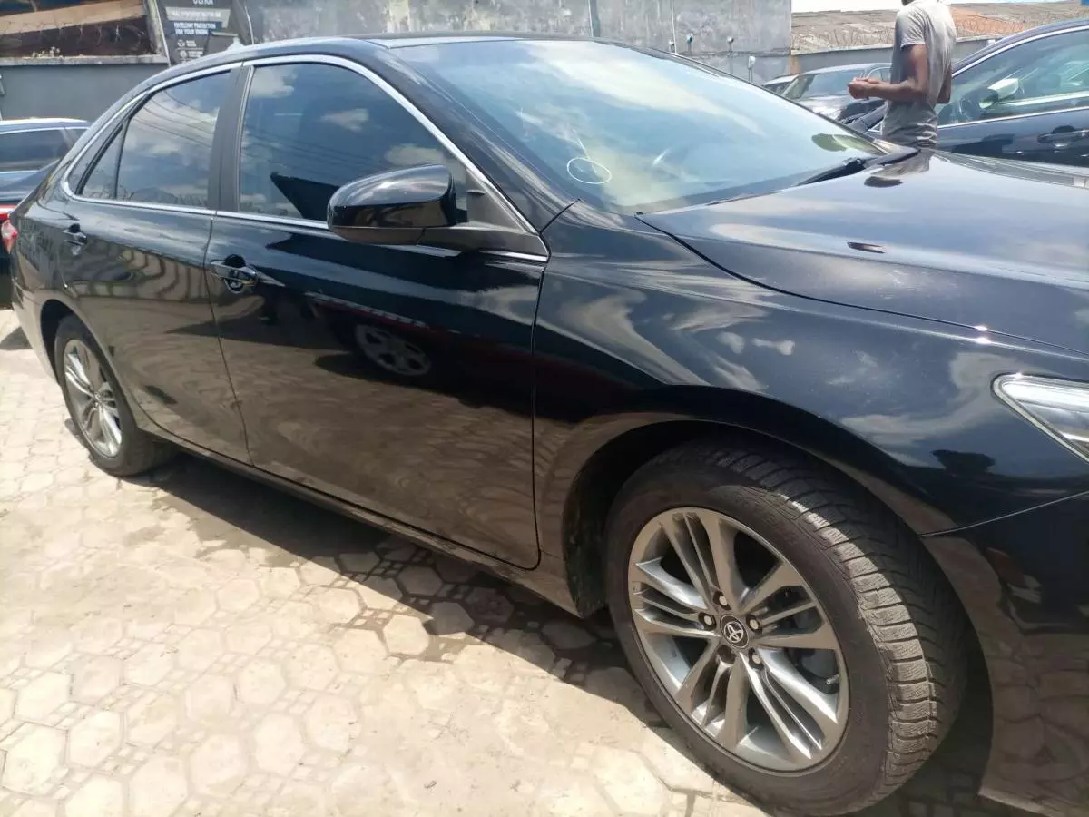 Toyota Camry - 2016