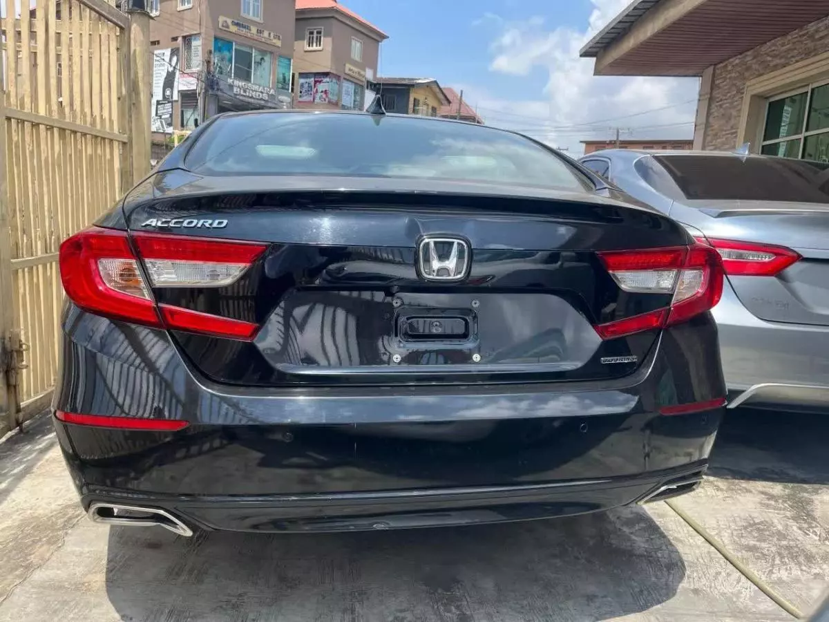 Honda Accord   - 2019