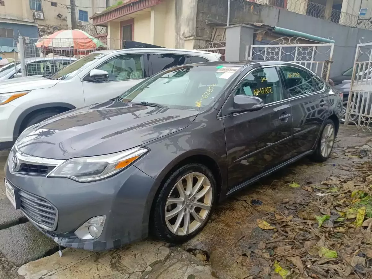 Toyota Avalon   - 2015