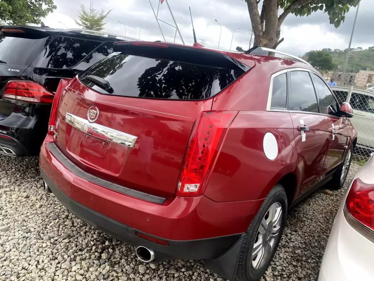 Cadillac SRX   - 2010