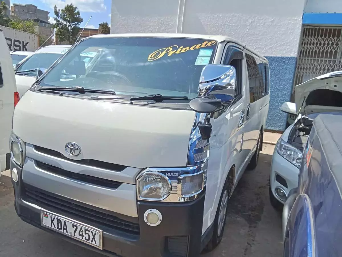 Toyota Hiace   - 2014