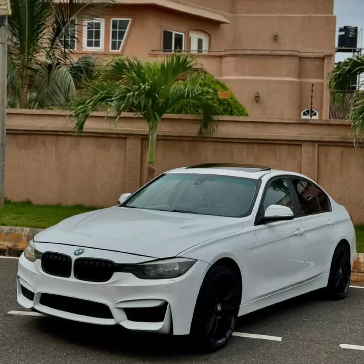 BMW 328i   - 2014