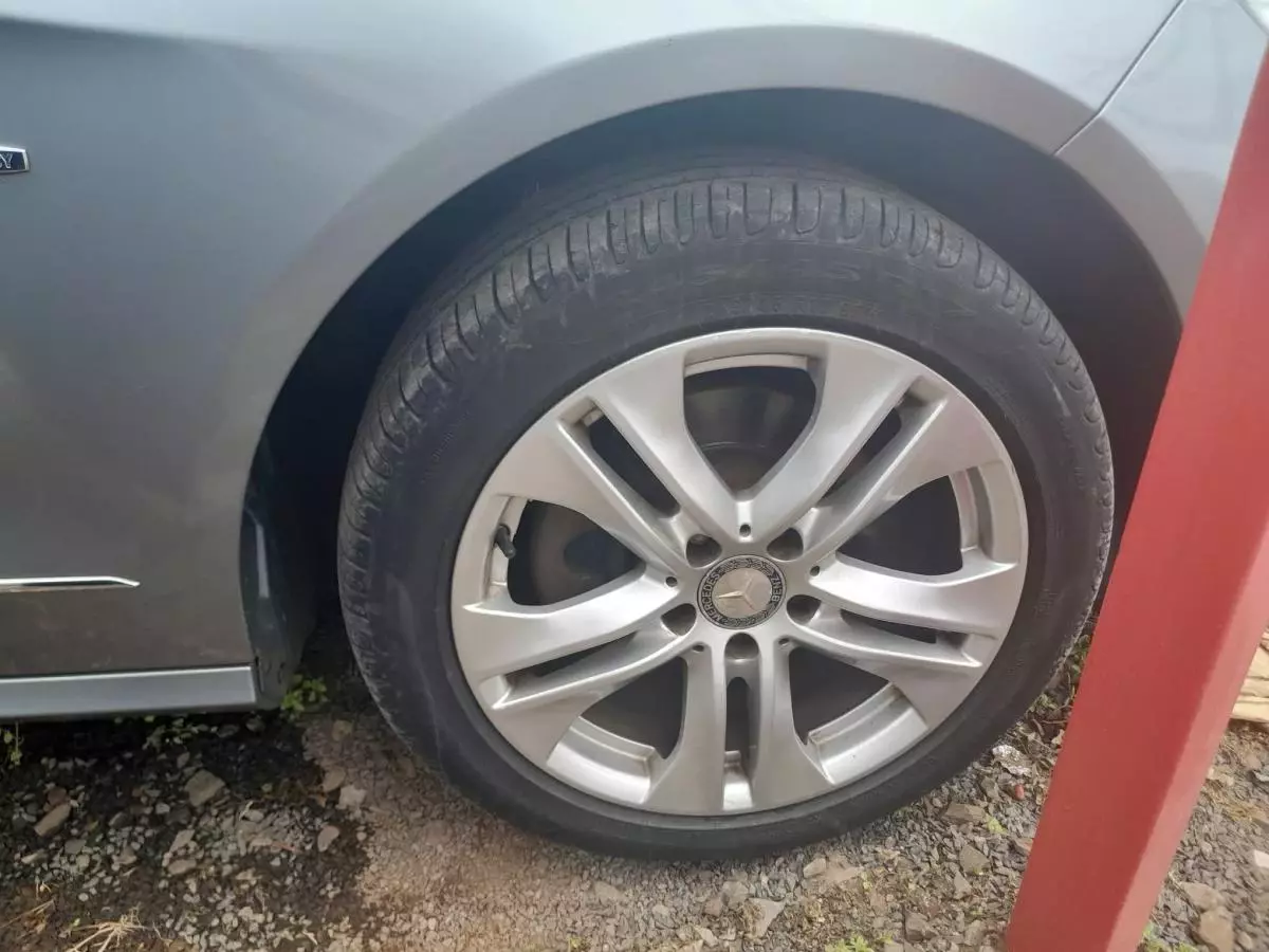 Mercedes-Benz E 220 - 2012