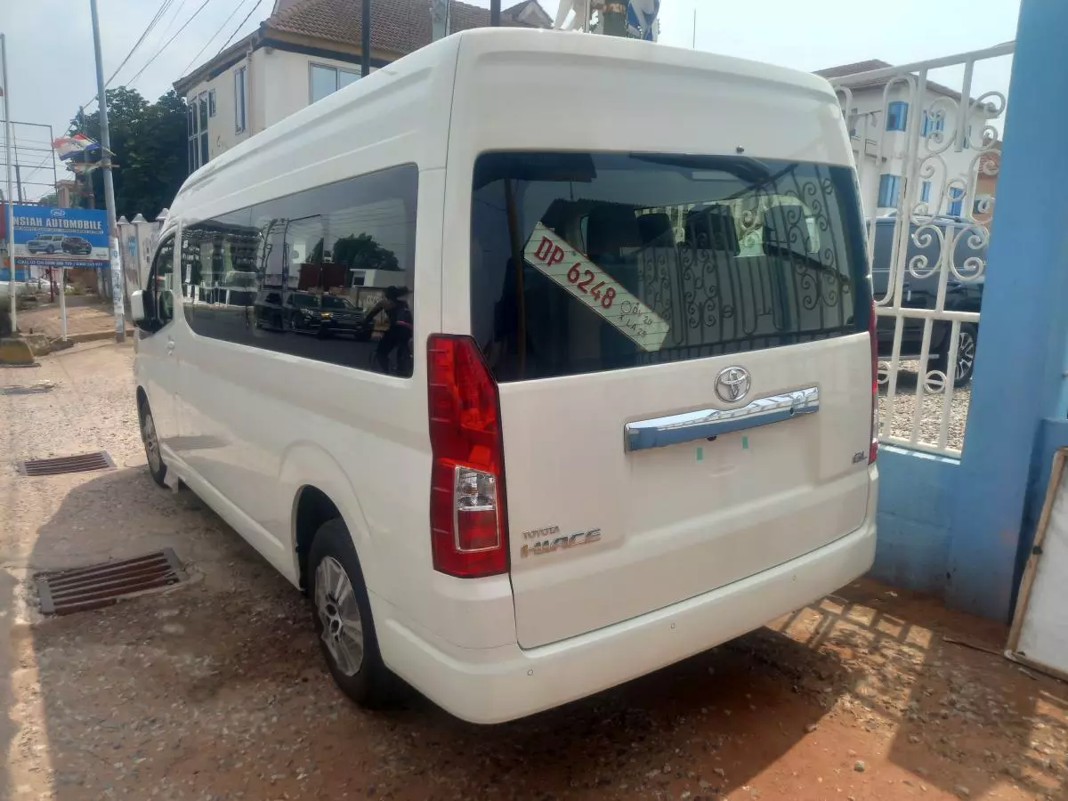 Toyota Hiace   - 2025