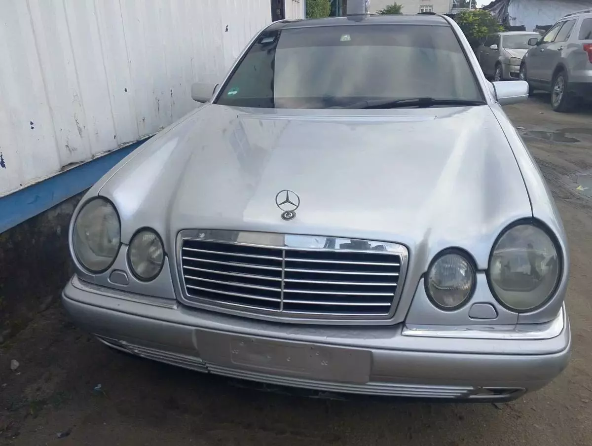 Mercedes-Benz E 280   - 2001