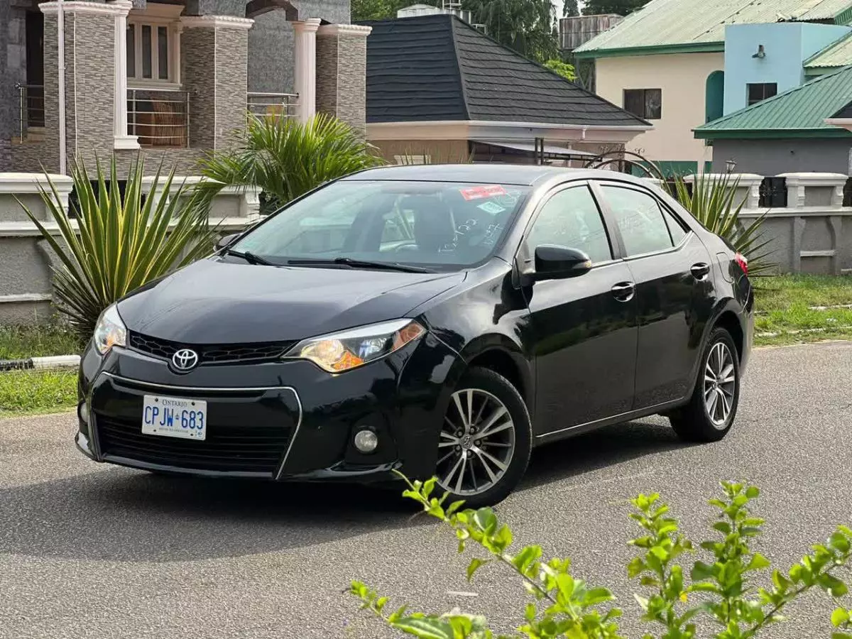 Toyota Corolla   - 2014