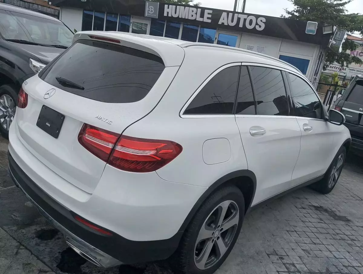 Mercedes-Benz GLC 300   - 2017