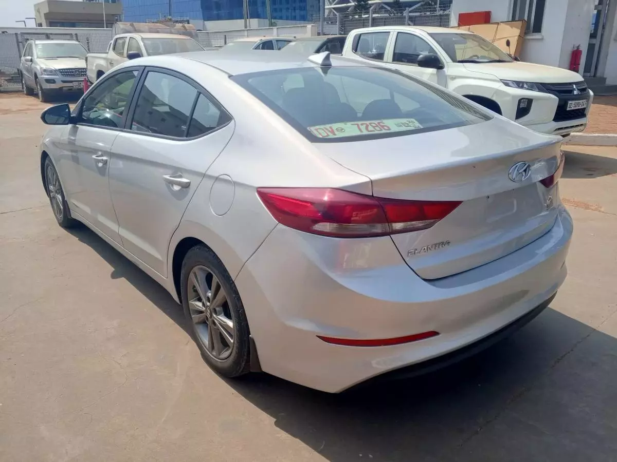 Hyundai Elantra   - 2018