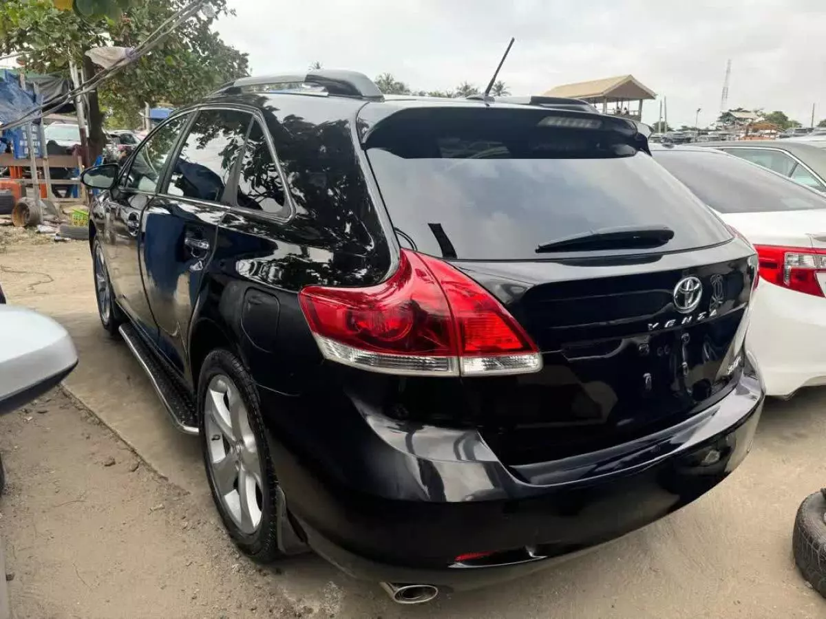 Toyota Venza   - 2015