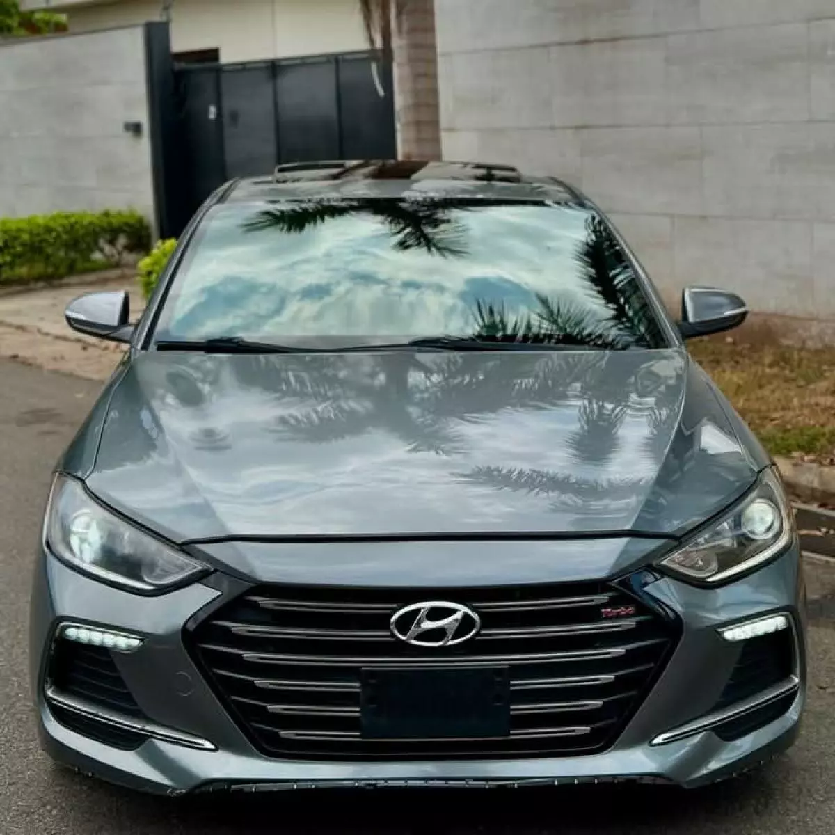 Hyundai Elantra   - 2018