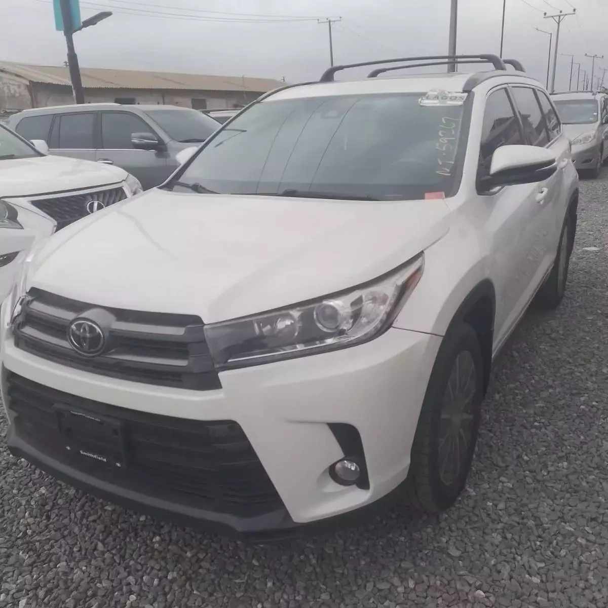 Toyota Highlander   - 2017