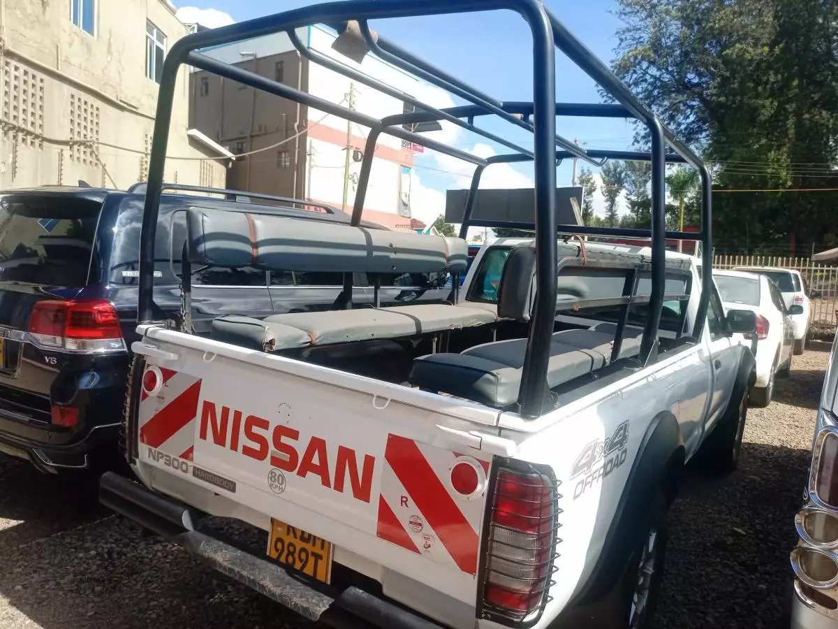 Nissan NP 300   - 2016