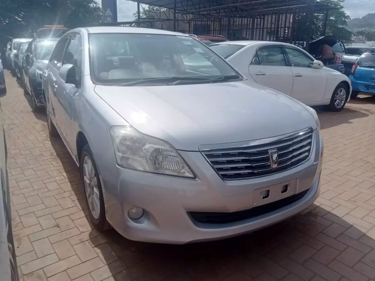 Toyota Premio    - 2010