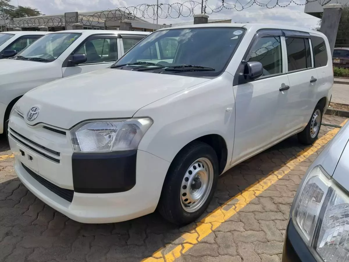 Toyota Succeed  - 2015