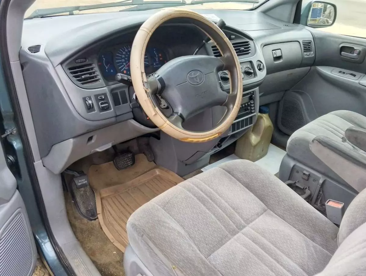 Toyota Sienna   - 2003