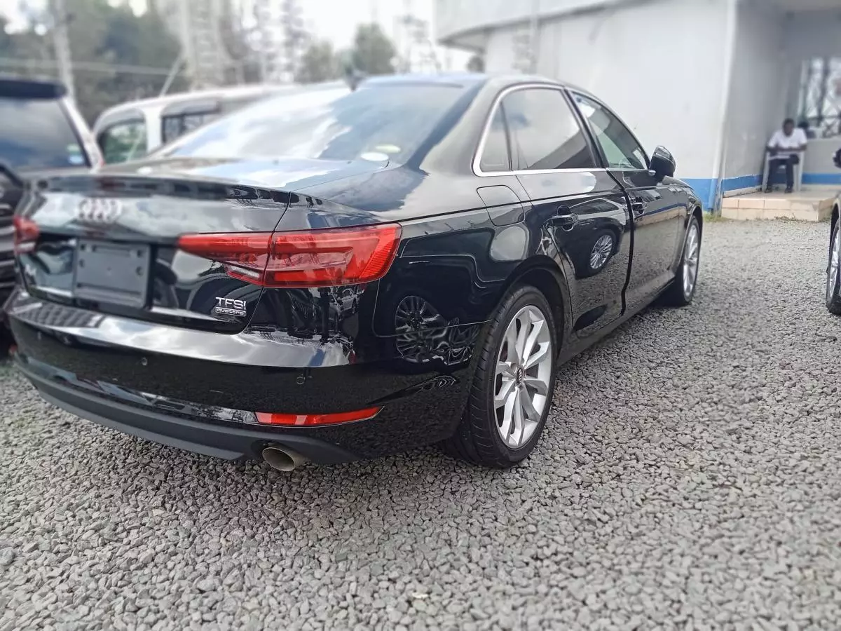 Audi A4   - 2017