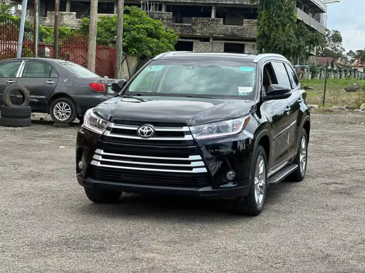 Toyota Highlander   - 2016