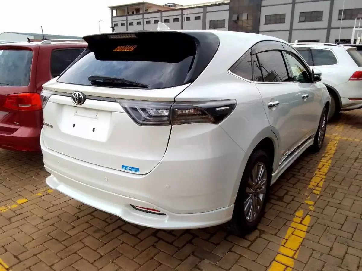 Toyota Harrier   - 2014