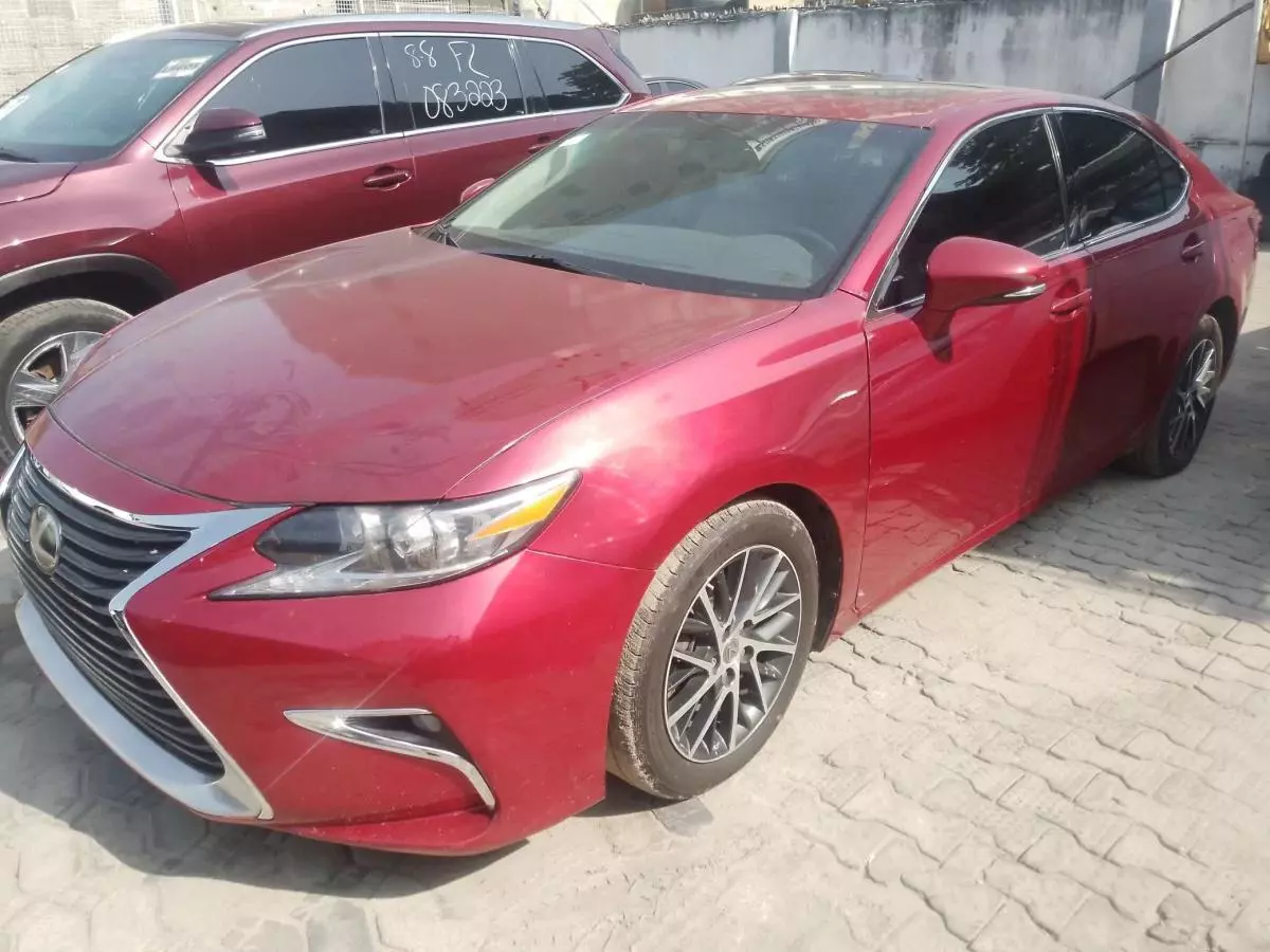 Lexus ES 350   - 2016