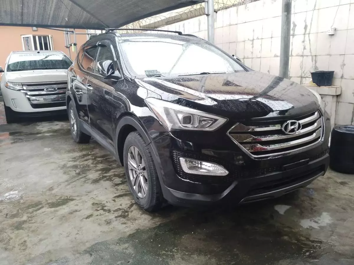 Hyundai Santa Fe   - 2013