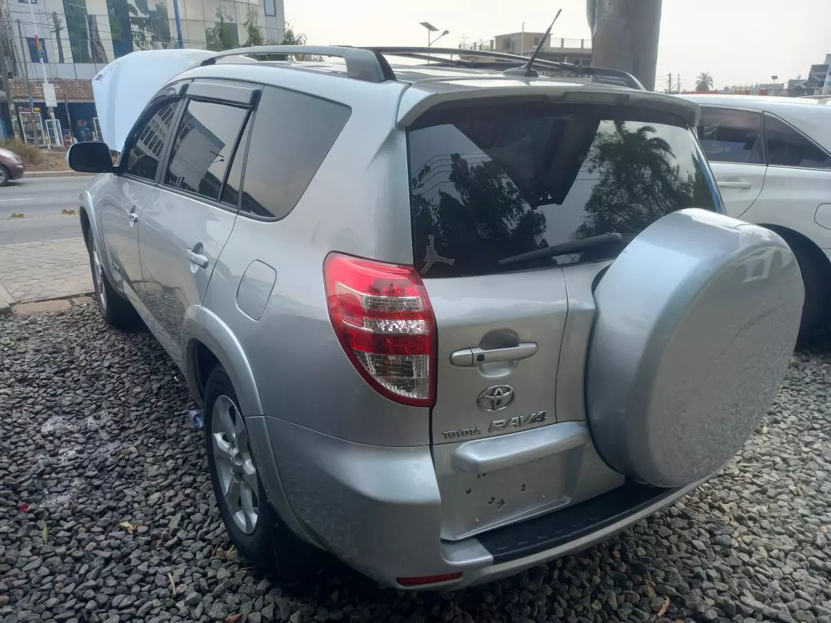 Toyota RAV4   - 2012