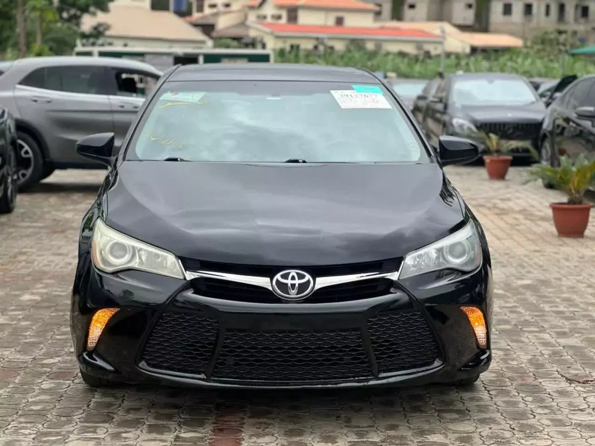 Toyota Camry   - 2015