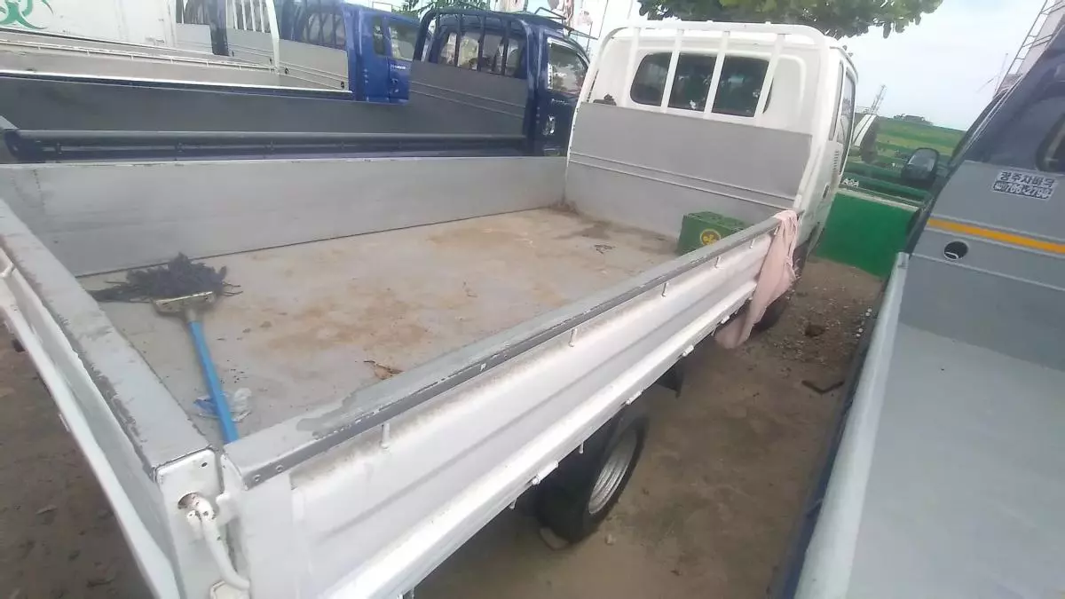 KIA Frontier - 2000