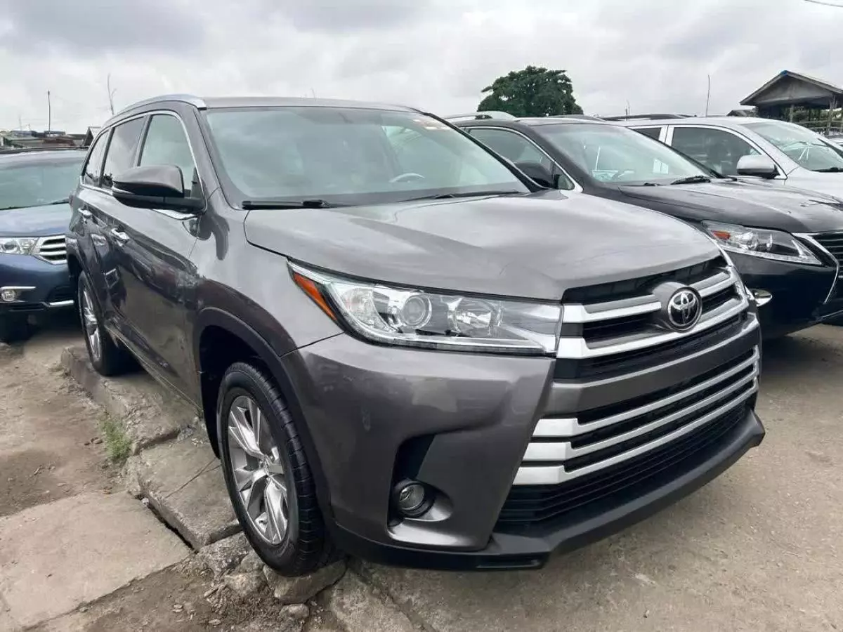 Toyota Highlander   - 2015