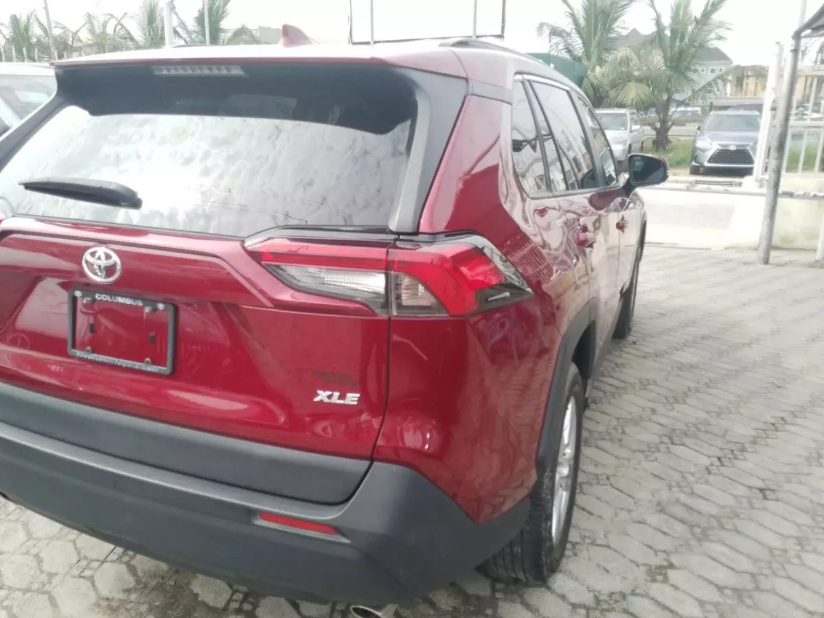 Toyota RAV 4   - 2021