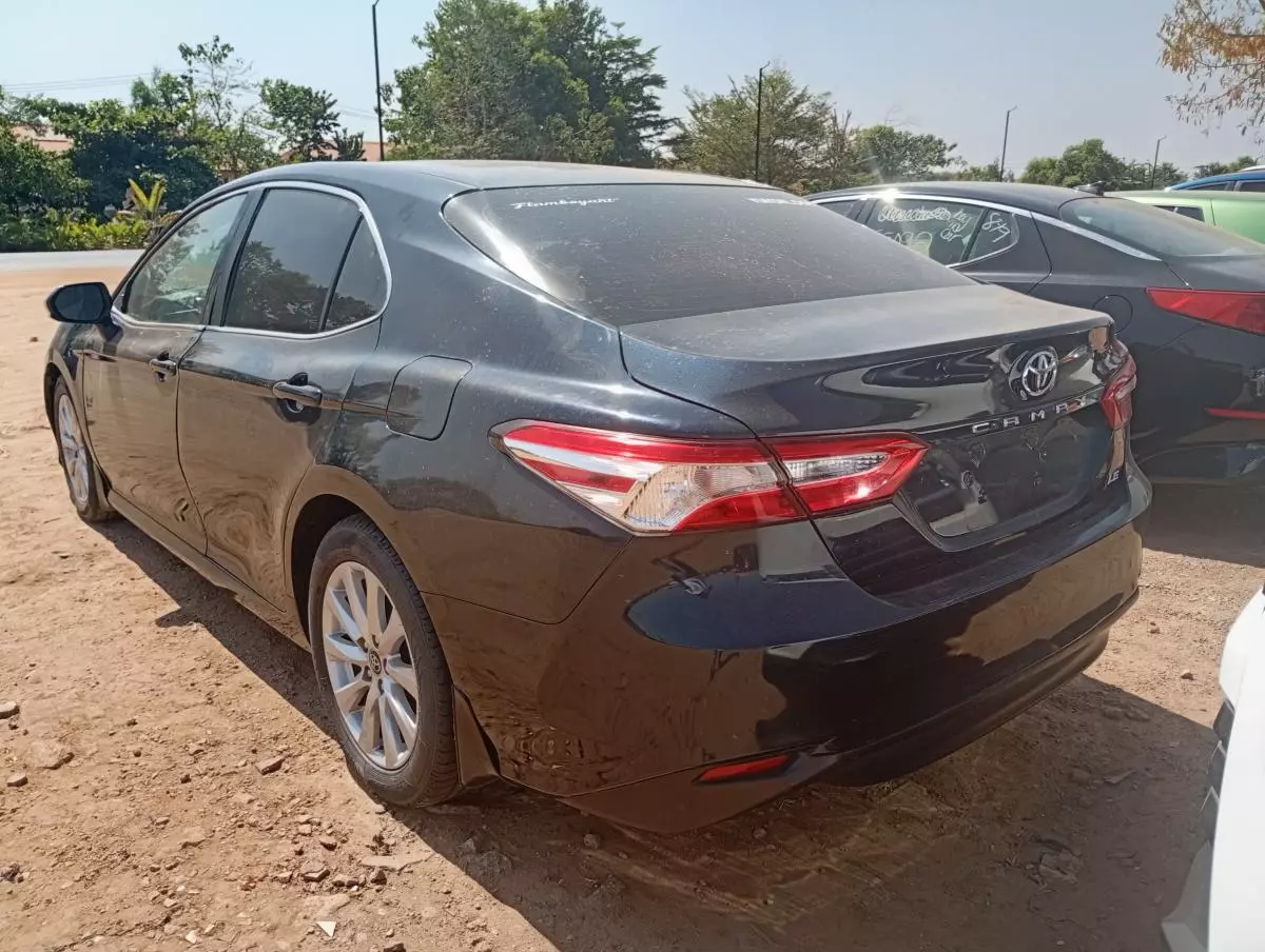 Toyota Camry   - 2018