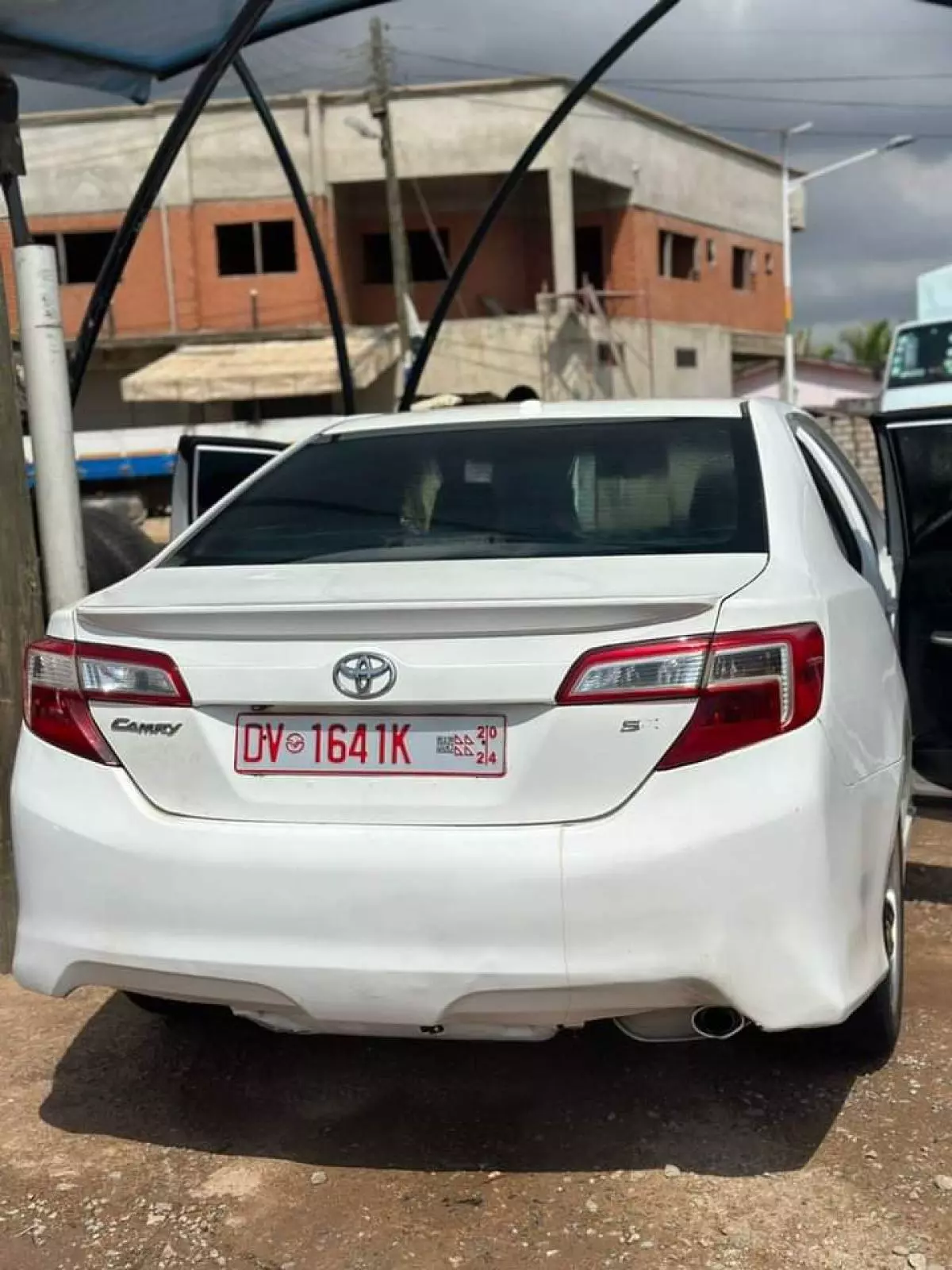 Toyota Camry   - 2012