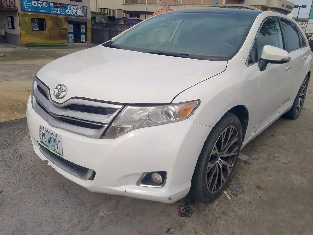 Toyota Venza   - 2013