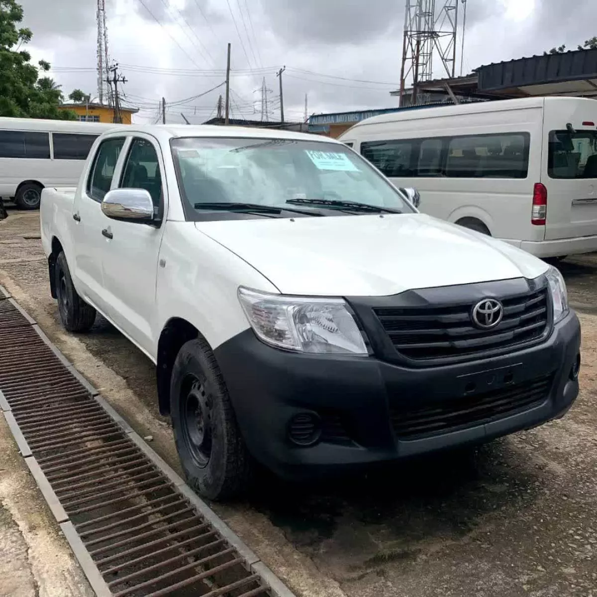 Toyota Hilux   - 2009