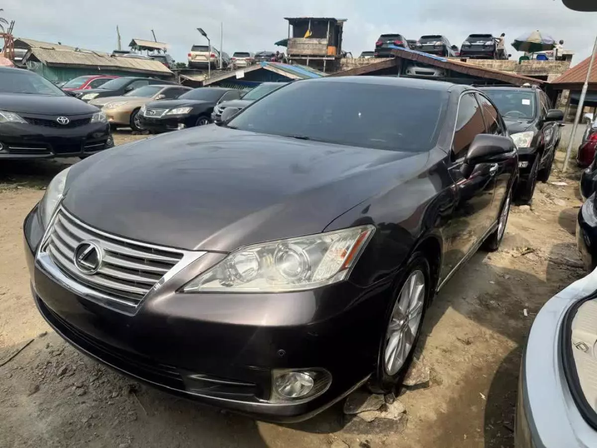 Lexus ES 350   - 2011