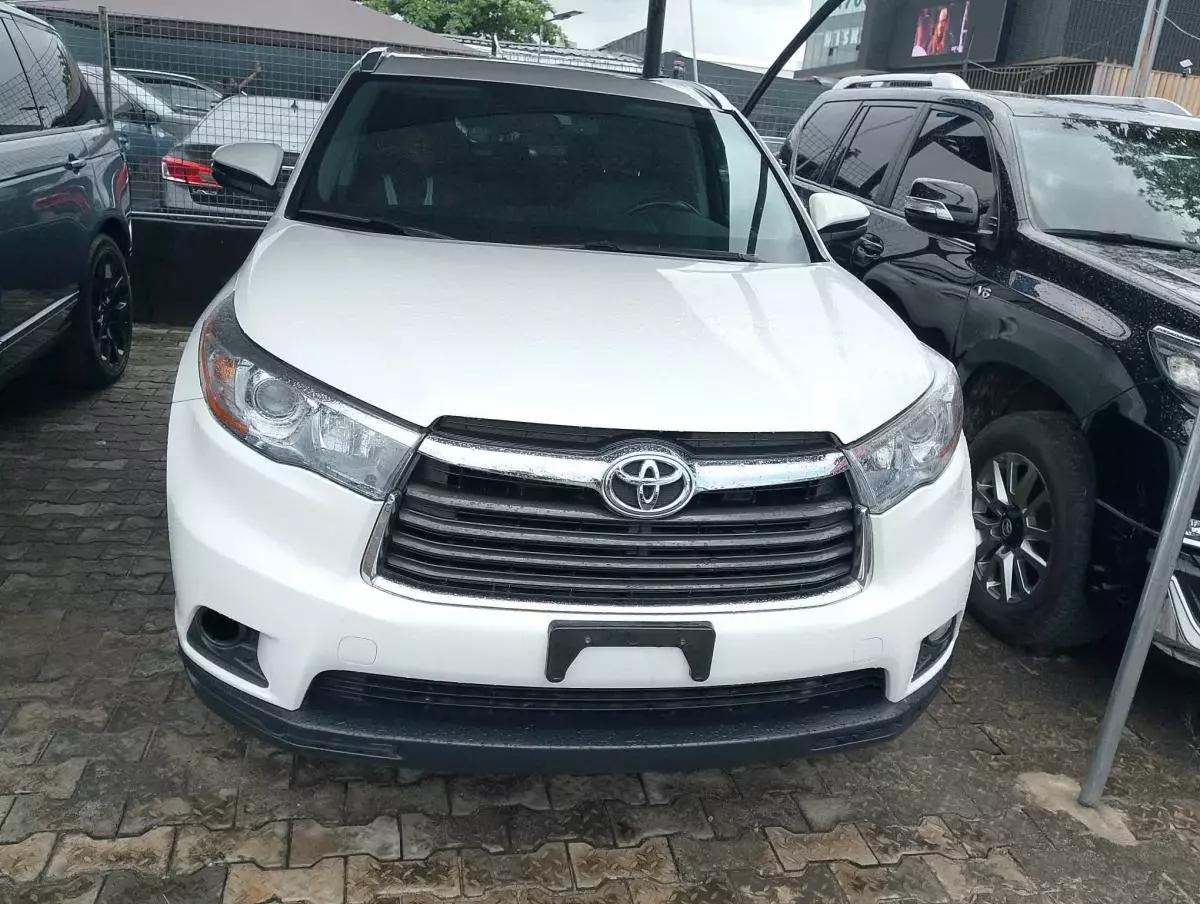 Toyota Highlander   - 2015