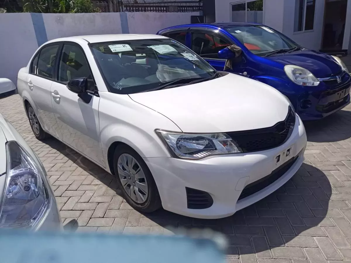 Toyota Axio  - 2015