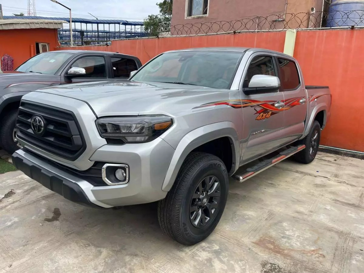 Toyota Tacoma   - 2023