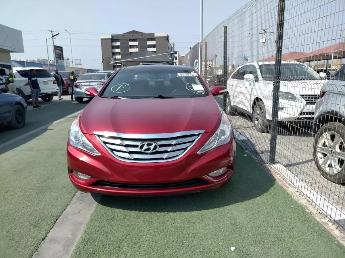 Hyundai Sonata - 2013