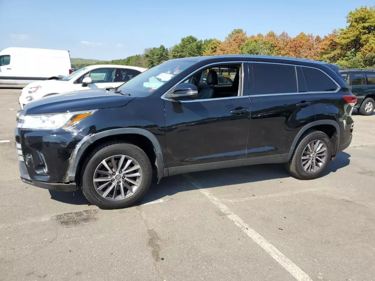 Toyota Highlander   - 2019