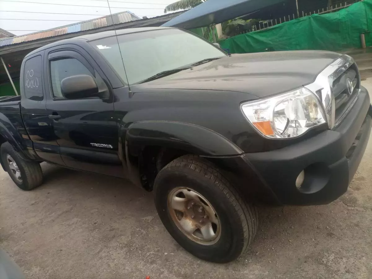 Toyota Tacoma   - 2007