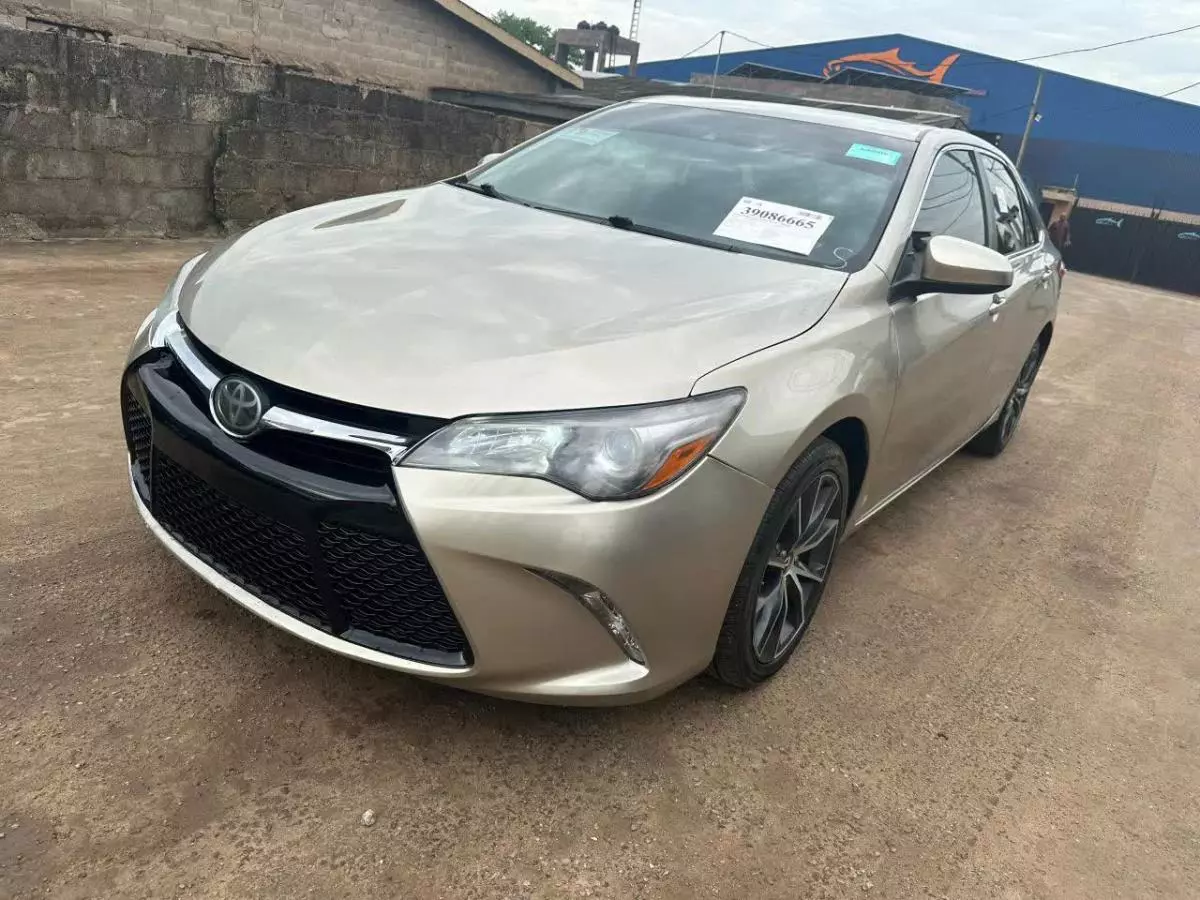 Toyota Camry   - 2015