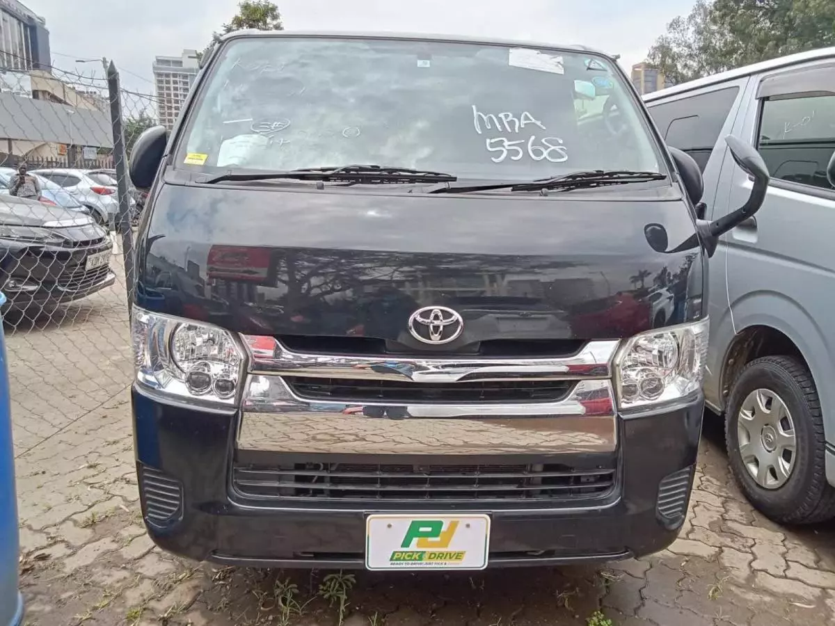 Toyota Hiace   - 2017