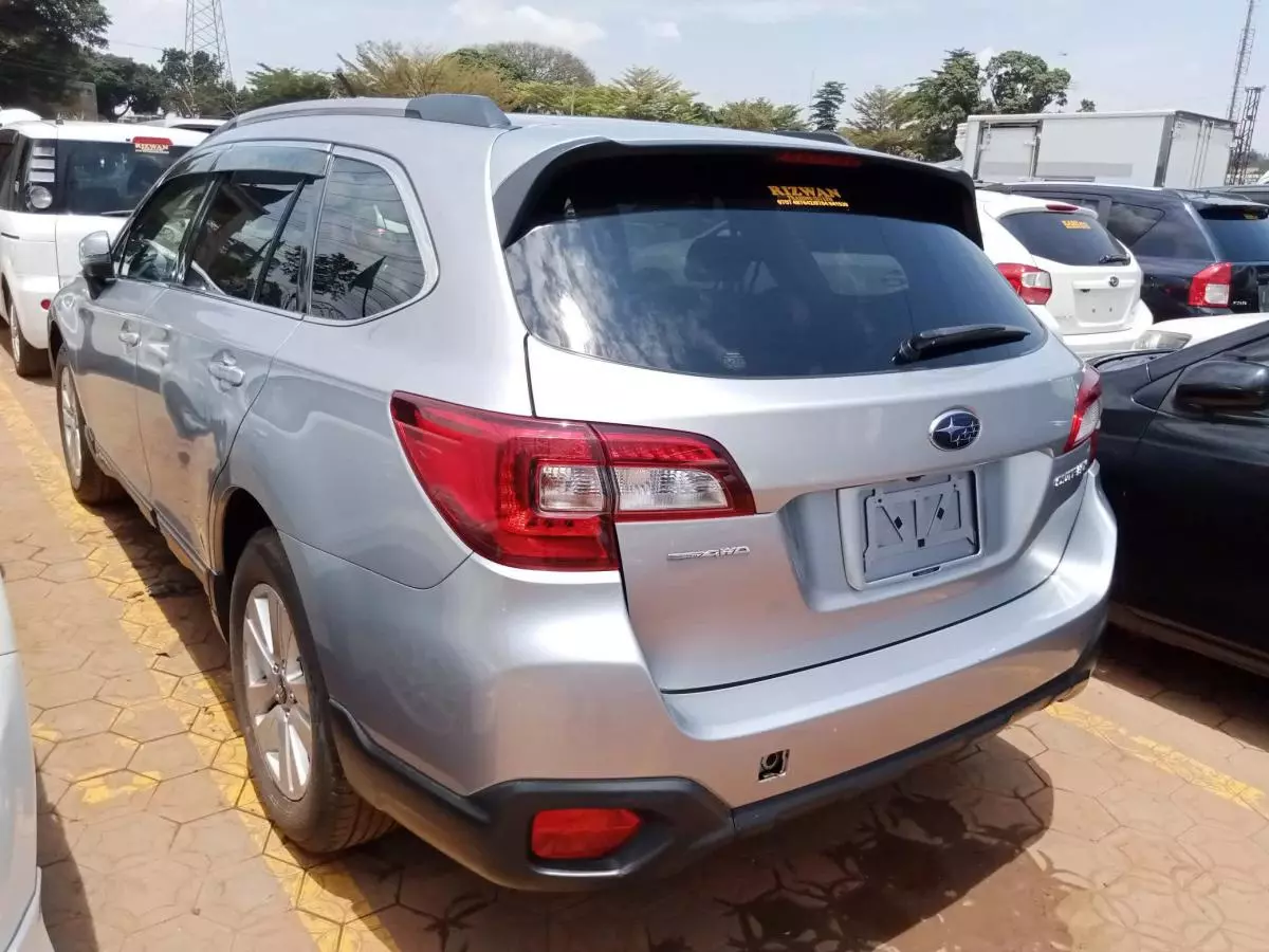 Subaru Outback   - 2015