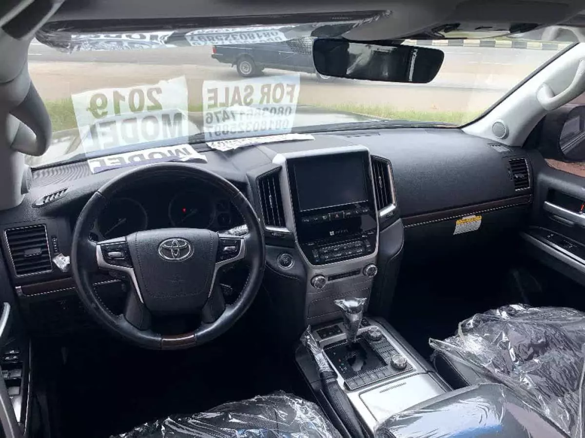 Toyota  Land Cruiser VXR V8   - 2019