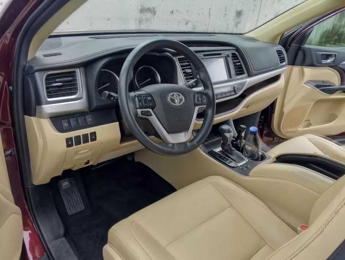 Toyota Highlander   - 2019