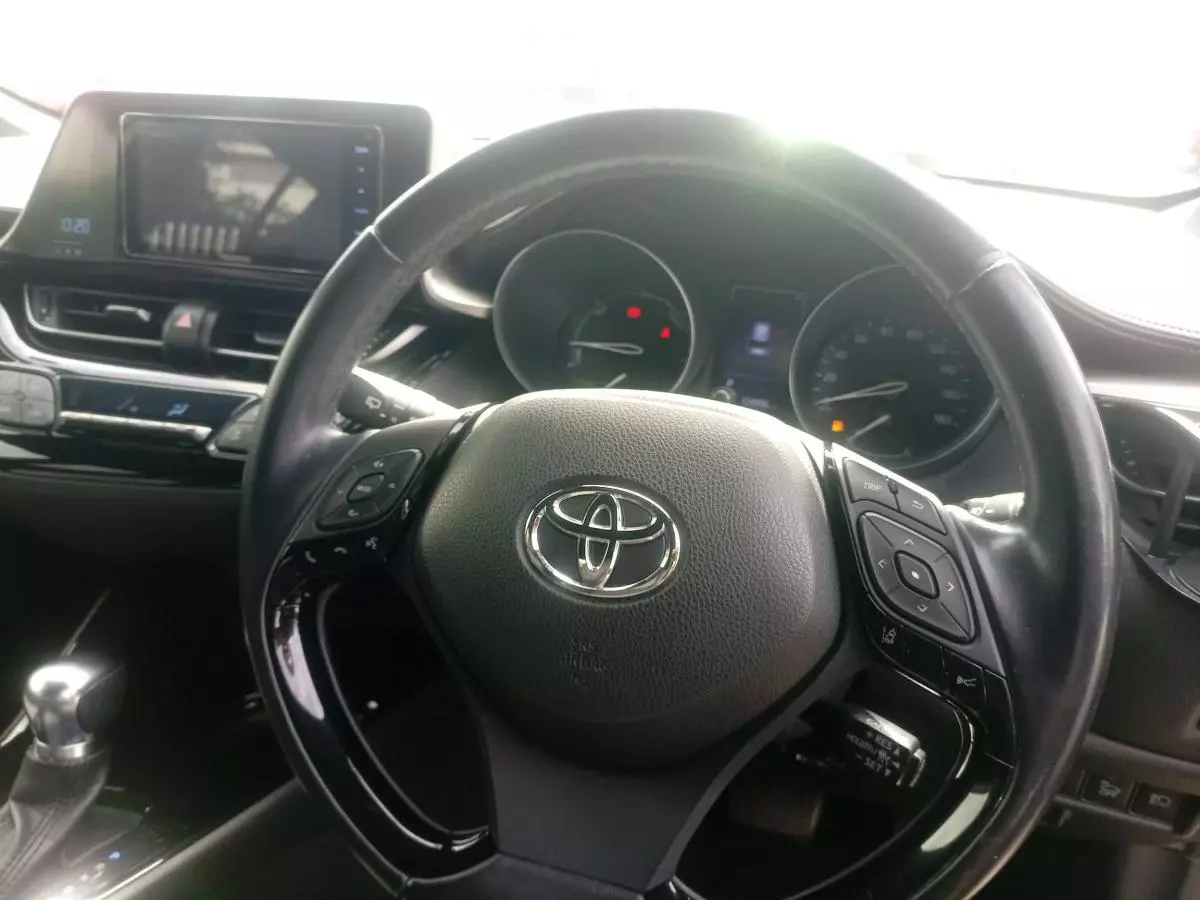 Toyota C-HR   - 2017
