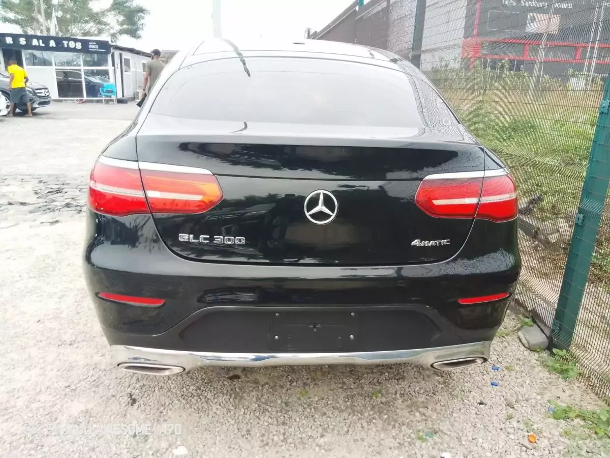 Mercedes-Benz GLC 300   - 2017