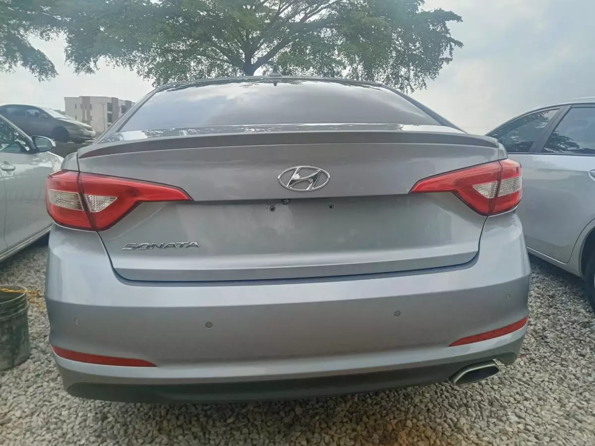 Hyundai Sonata   - 2016